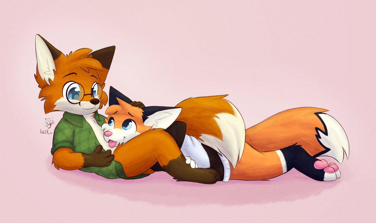 Cute foxes cuddle 🦊
Sketch for <a href="/LisekLucek/">Lucek 🦊🐾 @lucek.art</a> . He also colored it