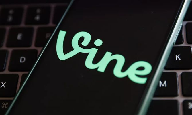 Banjong_News's tweet photo. @Nate_Esparza Would you bring Vine back into X? https://t.co/K463Z4nc5K