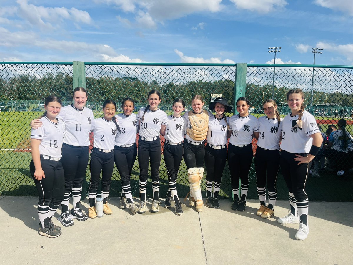 Day 1 of our debut tournament for the 2025 Spring season ended with us going 2-1 for the day. We knocked off the rust in the morning and finished the day strong. Here's to hoping the rain stays away tomorrow and we can get in day 2! #dontsuck