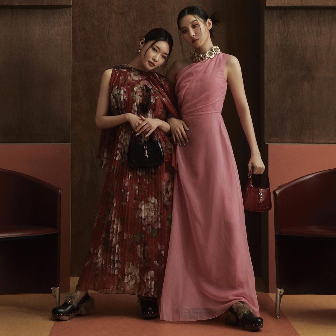 📌[REMINDER]📌

CHUNGHA x SUNMI Collab with <a href="/SunmiStreamTeam/">Sunmi Stream TEAM</a> is TODAY🎧 

‼️All listeners will be entered in an Alivio Album Giveaway!🎁 

🗓️ Sun, Feb 16
⏰ 10PM - 12AM KST
🔗 stationhead.com/c/haart 

#CHUNGHA #청하 <a href="/CH_CHUN9HA/">청하 CHUNGHA</a> #SUNMI #선미
