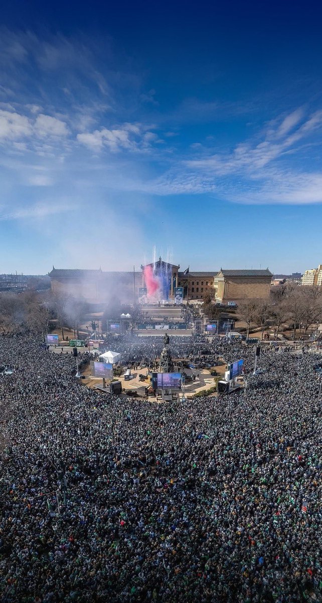 Chiefs parade vs Eagles parade…

There’s levels to this😭😭😂
