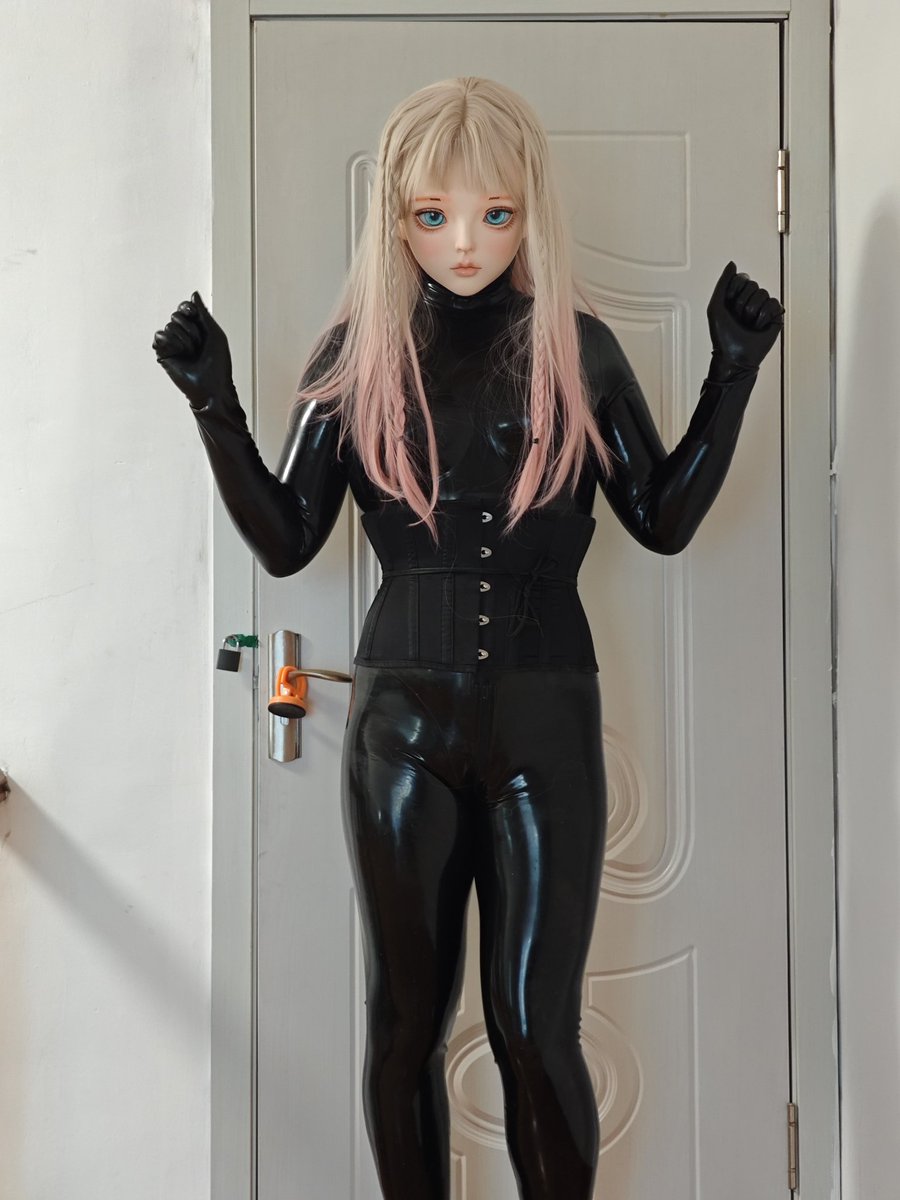 sixsixdoll's tweet photo. https://t.co/Q5Uxx2e8CK