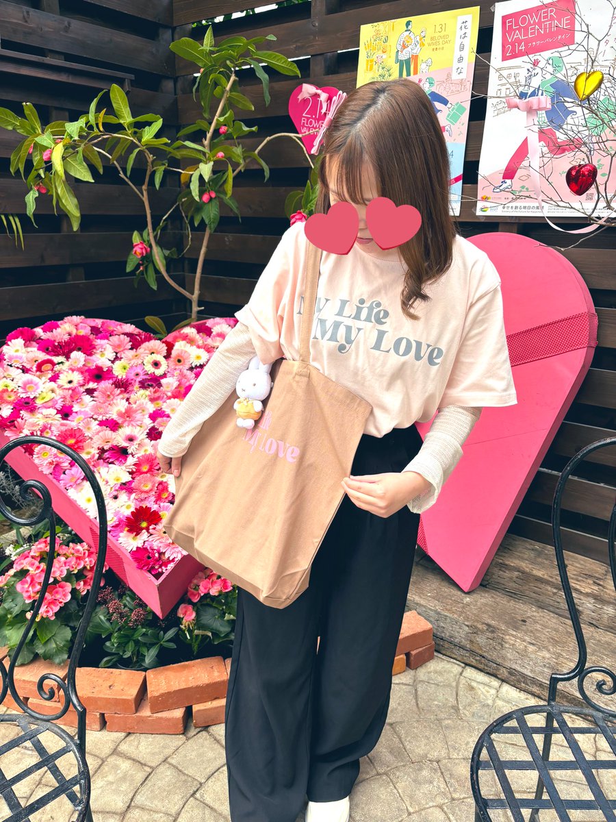 yuu0527moco's tweet photo. @maco___official まこちゃん〜届いて早速着てお出かけしてきたよ！🩷Tシャツもトートもかわちい🙈
普段使いしやすいからこれからもたくさんヘビロテする〜🫶🩷 https://t.co/nyCw5eByeV