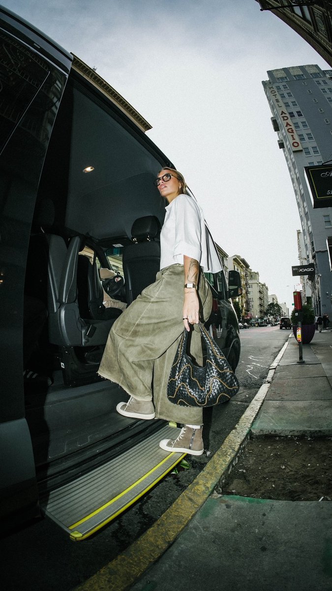 izzycreatezz's tweet image. Hooper fashion is top tier🔥