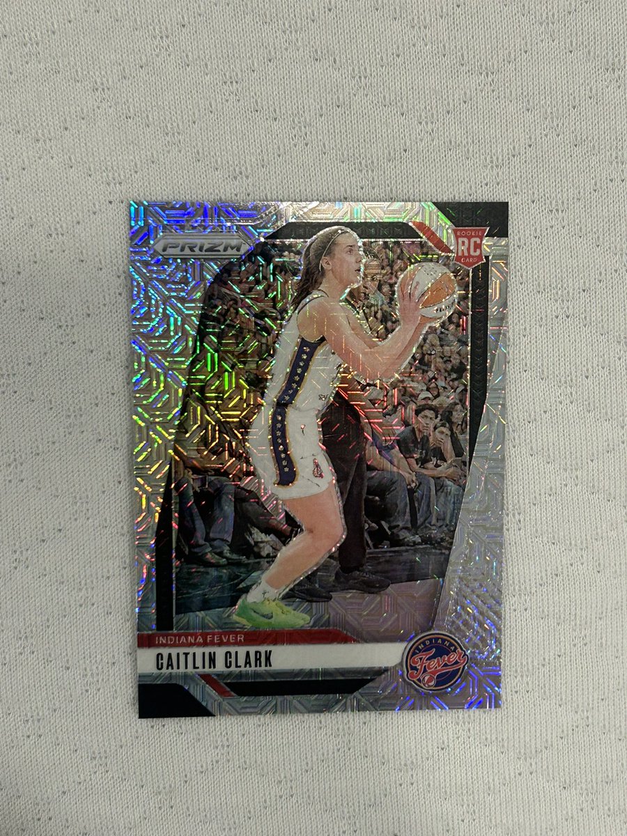 DMaxson24's tweet photo. @CardPurchaser Wow so much Clark out of only 2 boxes! https://t.co/QHgEOuu3TD