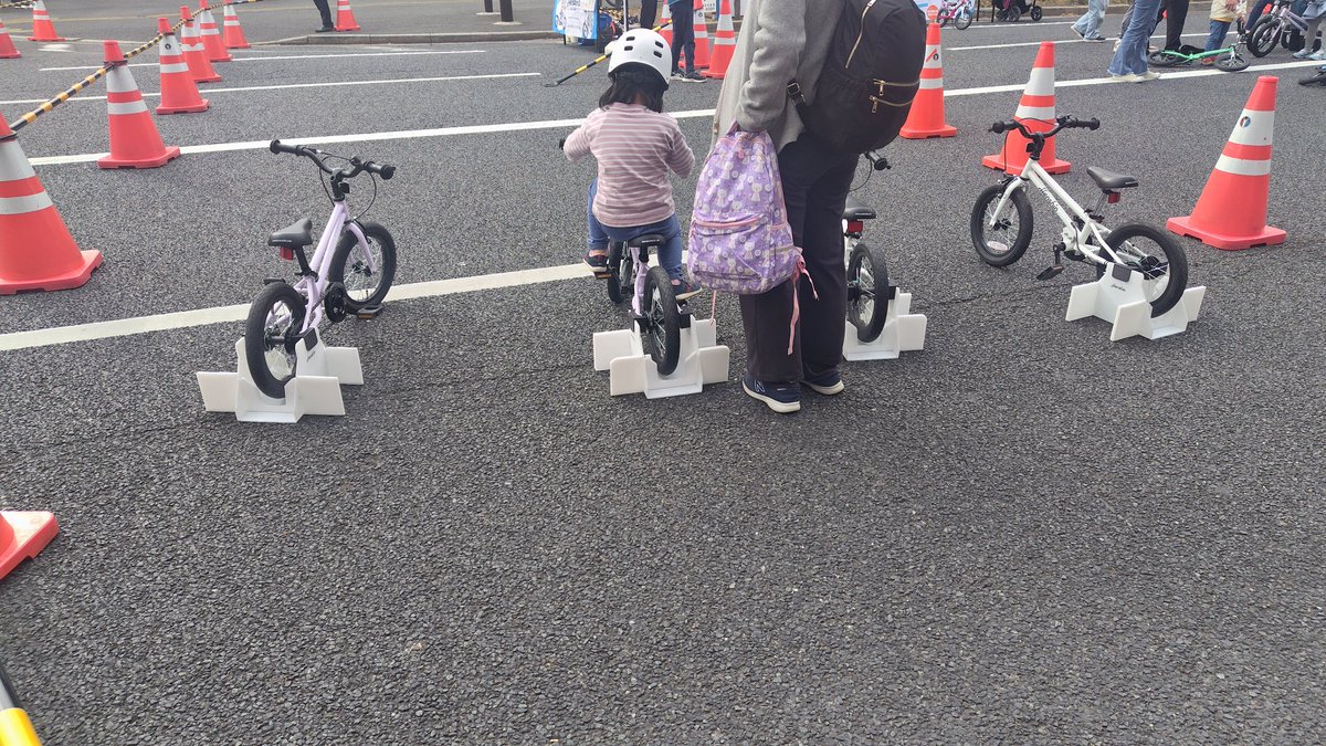 CycleChallengJG's tweet photo. #サイクルチャレンジ神宮外苑 
#へんしんバイク は #いちょう並木 エリアにて開催中！
次の会は15時ですが、あいにくもう予約枠が埋まってしまっているそうです🥲 https://t.co/VfPWjPVSNz