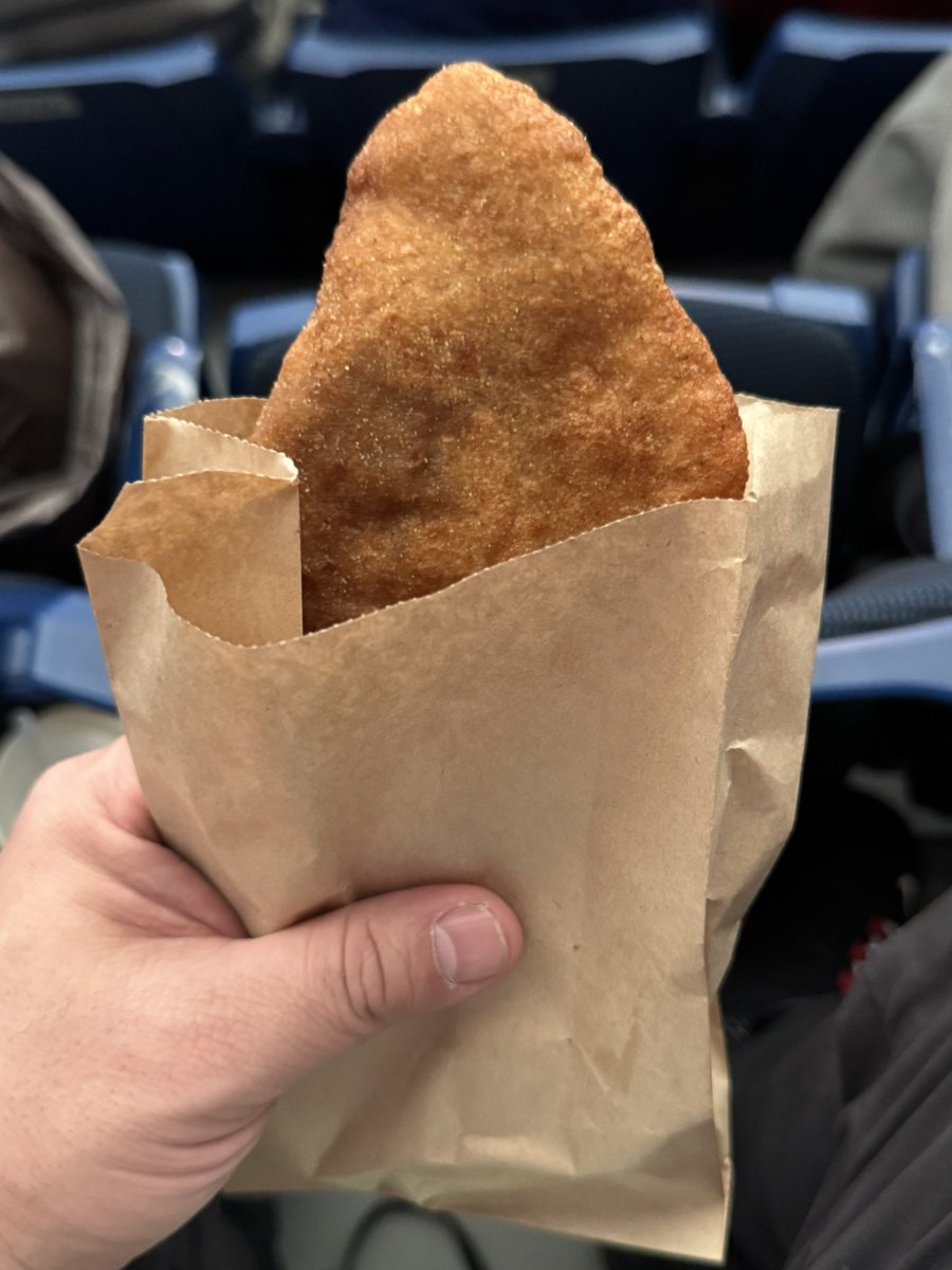 1005Nakahara's tweet photo. 今日のkulkul飯✨
魚介のピッツァフリッタ
スパイスキーマカレー
#apbankfes25
#apbankfes2055
#kulkul
昨日と一転
いろんな人に会えてるぞ〜
急がないので写真送ってねw https://t.co/DDkxRYXb69