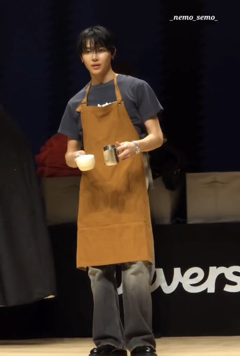 주문하신 소세지랑 커피 다 주주 줬습니다