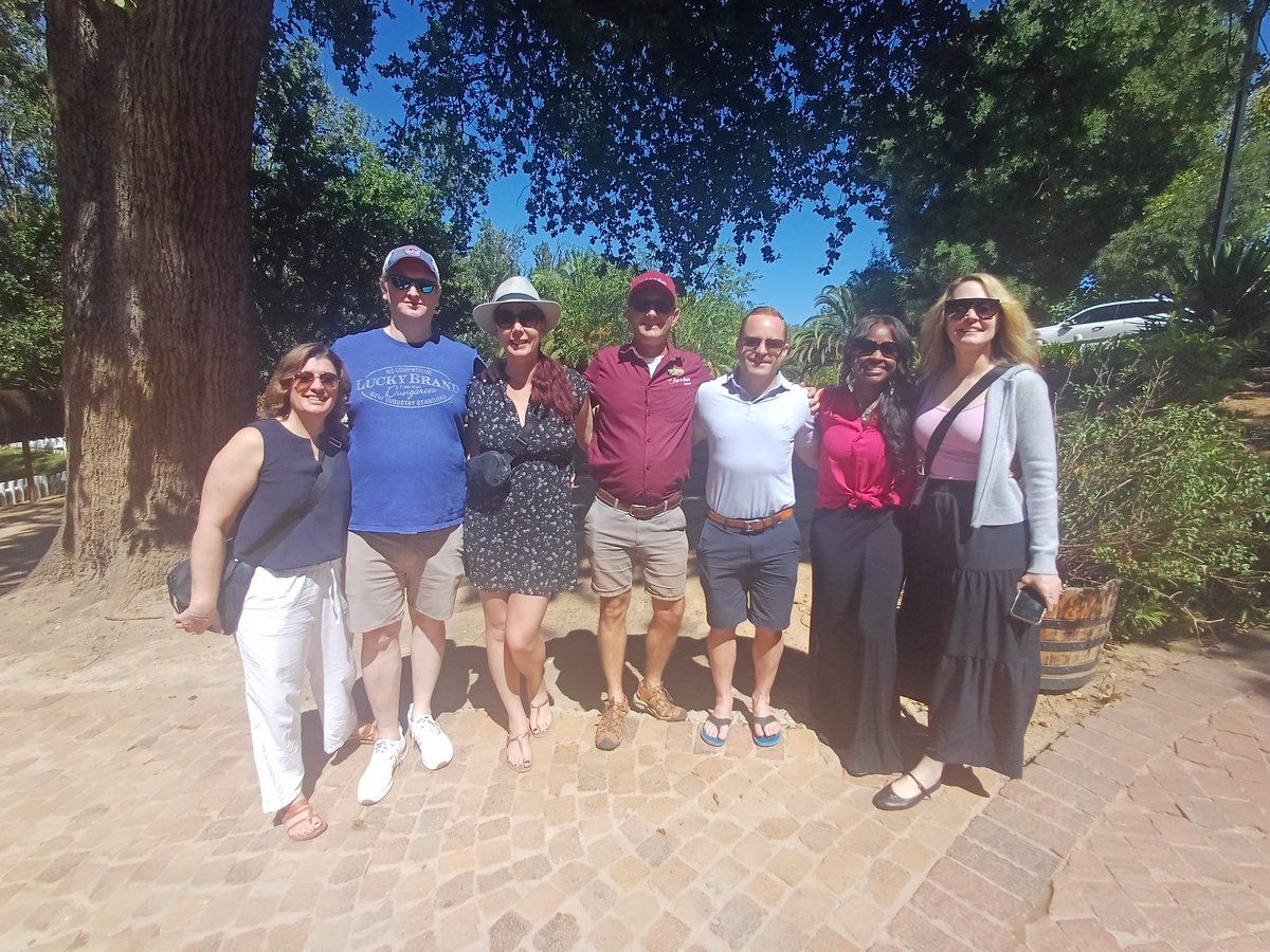 CapeToGrape's tweet photo. Wonderful day with our guest from the US on our Private Cape Winelands Wine Tour! 
Visiting the beautiful wine regions of Durbanville, Paarl, and Stellenbosch! 
https://t.co/ryaDLjRKwu
#winetasting 
#biltongtasting 
#chocolatetasting 
#privatetours 
#capetograpewinetours https://t.co/reddsK28I6