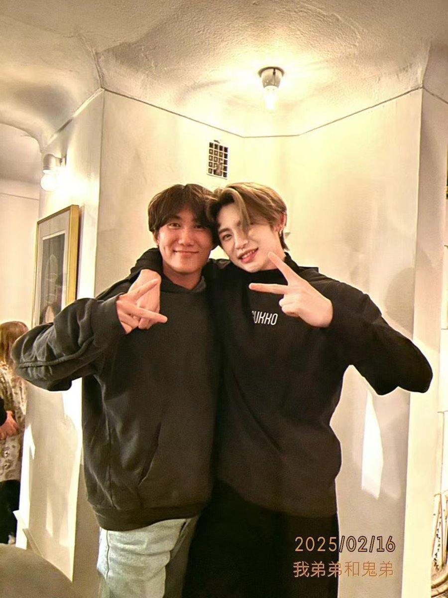 99WLK's tweet image. from friends’ ig stories 

#xiaogui #wanglinkai #小鬼 #王琳凯