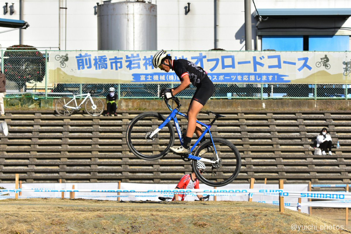 yuichi_photos's tweet photo. 2025.2.15 
前橋シクロクロス  

MJ 

RSR windy
中仙道選手
  
ジャンプする華麗な姿を集めました
ジュニアの選手ってめちゃ速いんですね！

※削除依頼はDMまでお願いいたします🙇‍♂️ 

#前橋シクロクロス 
#前橋CX 
#MAEBASHICX https://t.co/ZYRA0CvbEI