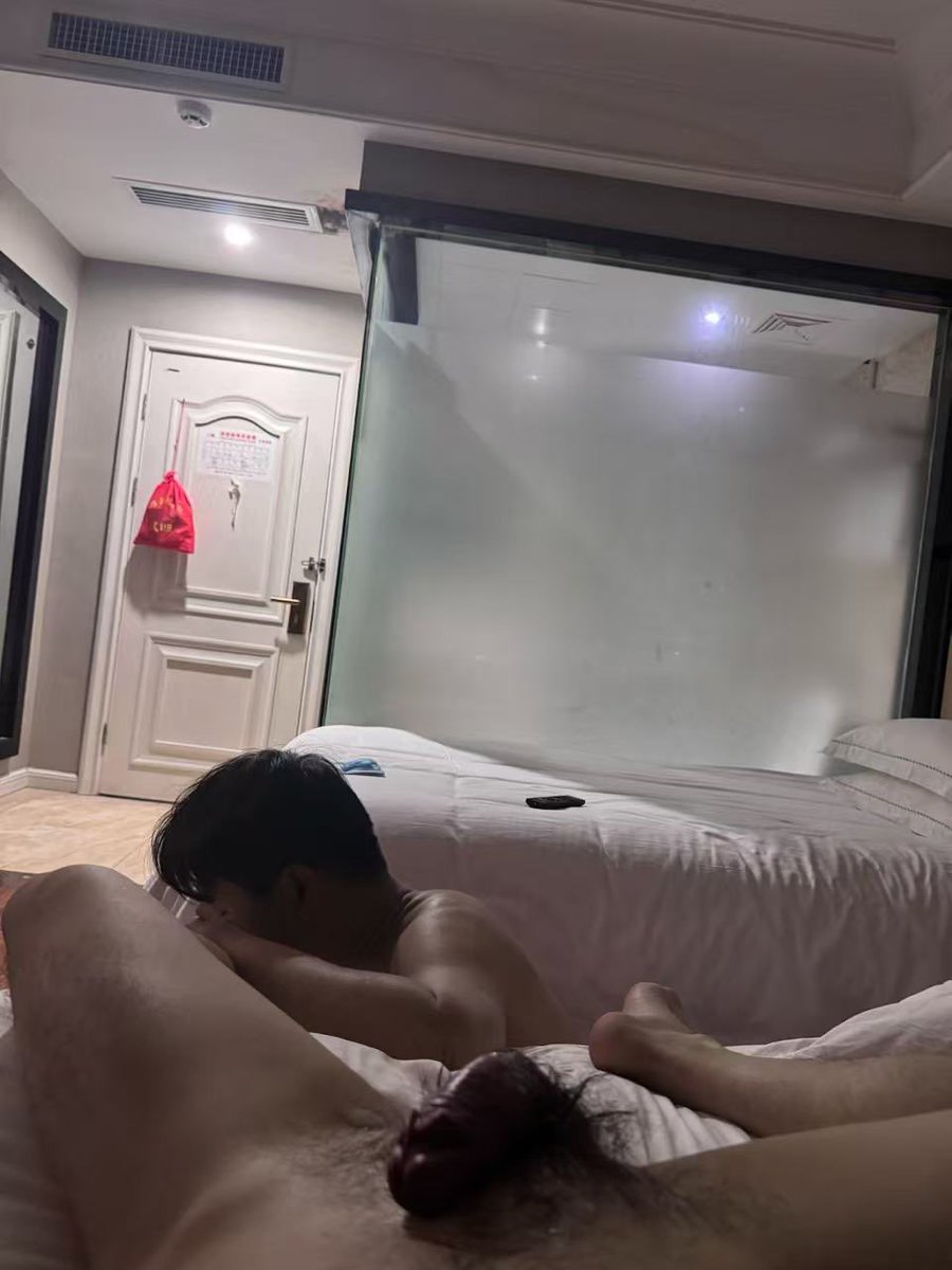 奥特曼打小怪受 tweet media