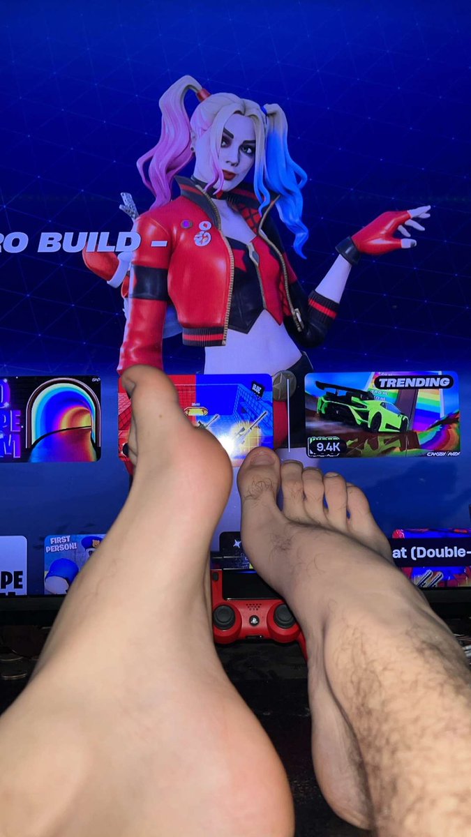 PrinceDL420's tweet photo. Fuck it I’ll post a vid of me rubbing lotion on my feet tmrw if 1 person sends a $50 tribute, I know you f@gs want to😈

@xxurlilsecretxx @fagslave18 @slave_here 
#malefeet #cashslave #findom #bigfeet 
#paypigs #smellyfeet #footfetish #cashmaster #alphafeet https://t.co/jqCzFjzZAd