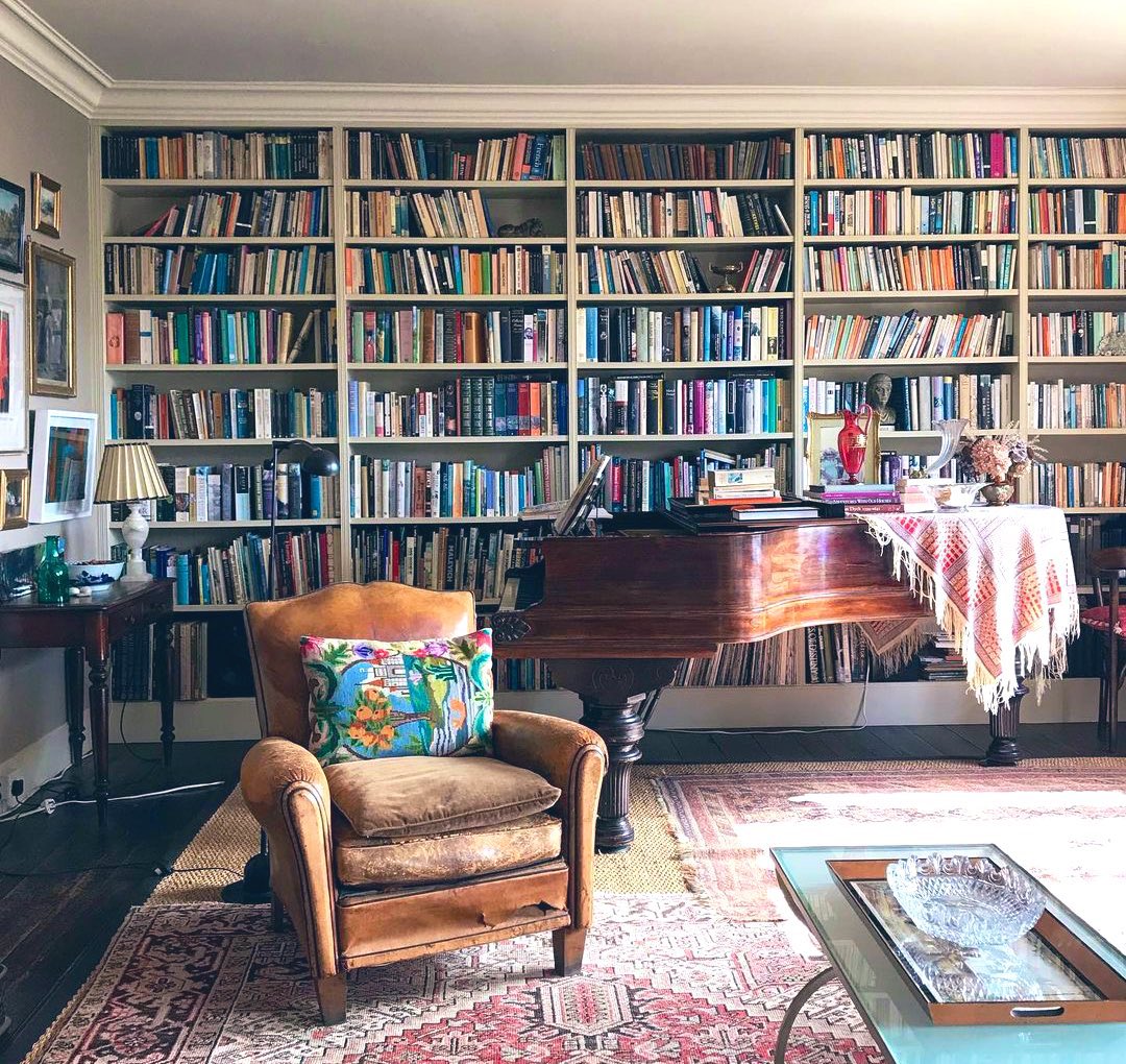 «La biblioteca de un hombre es también su retrato, y tan fino que no pueden igualarle ni los pinceles más exactos ni la pluma más penetrante y fiel del mejor  biógrafo. Los libros que cada cual escoge para su recreo, para su instrucción, incluso para su vanidad, son verdaderas