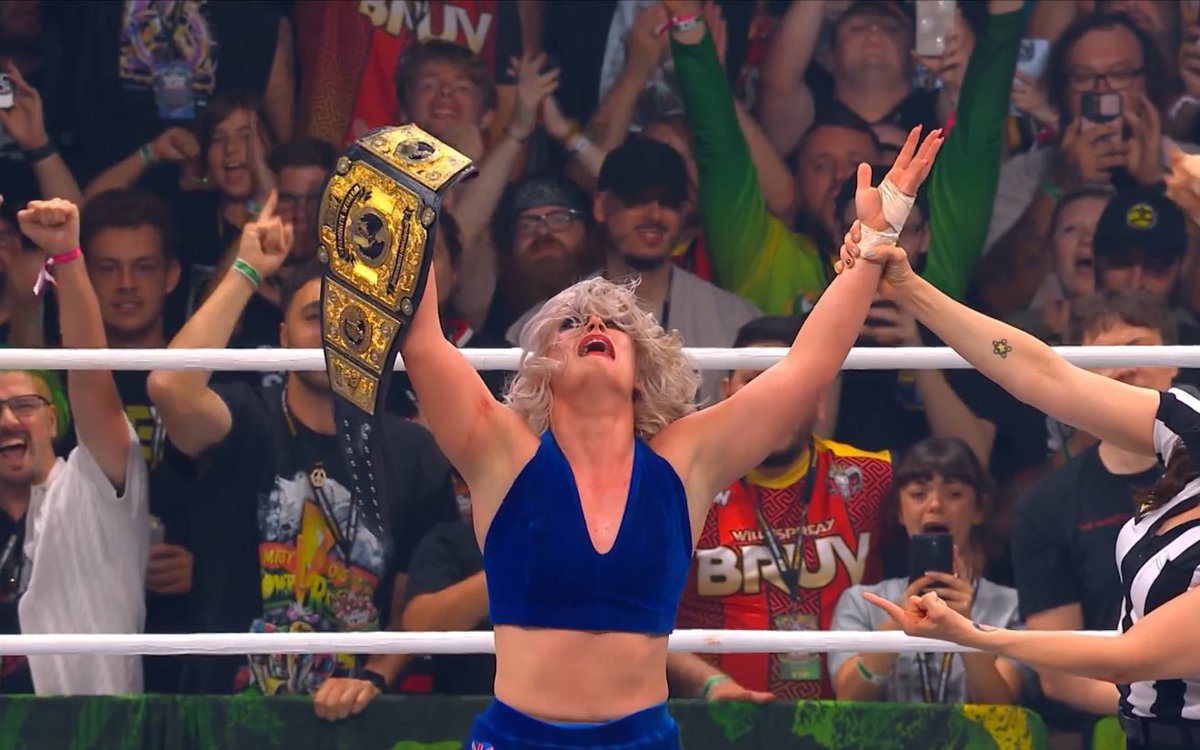 From being looked at as a joke in WWE to then betting on herself and main eventing a big time show in AEW being looked at as one of the best women’s wrestlers in the industry

Toni Storm deserves all the praise in the world #AEWGrandSlam