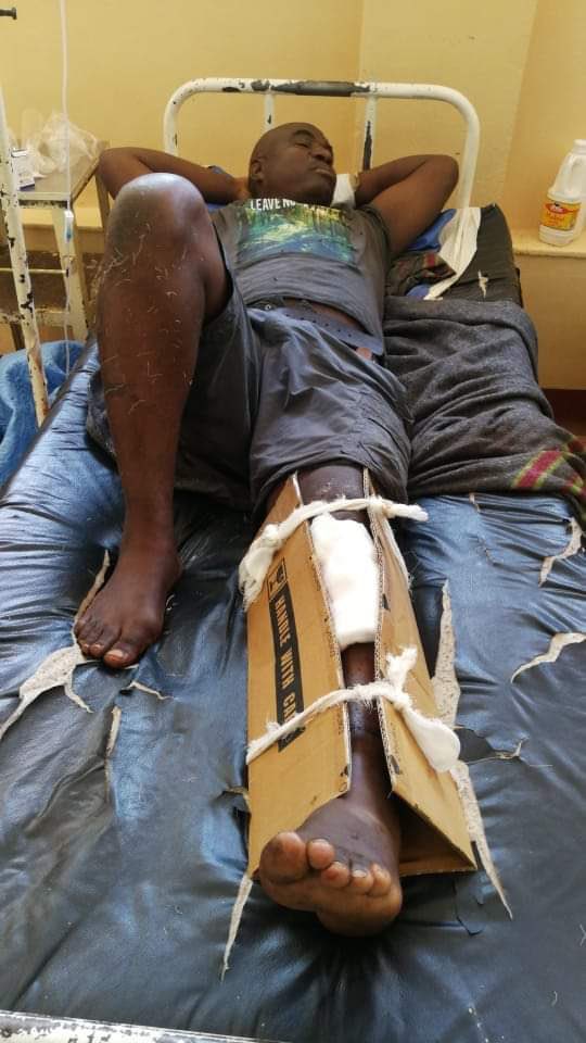 ali_naka's tweet photo. This is the reason Zimbabweans are flocking to Musina and now Zambia. Emerson has Failed!! 15 of the Accident victims in Beit bridge are now in South Africa. Why is Emerson still a President? https://t.co/Un8n01EGXU
