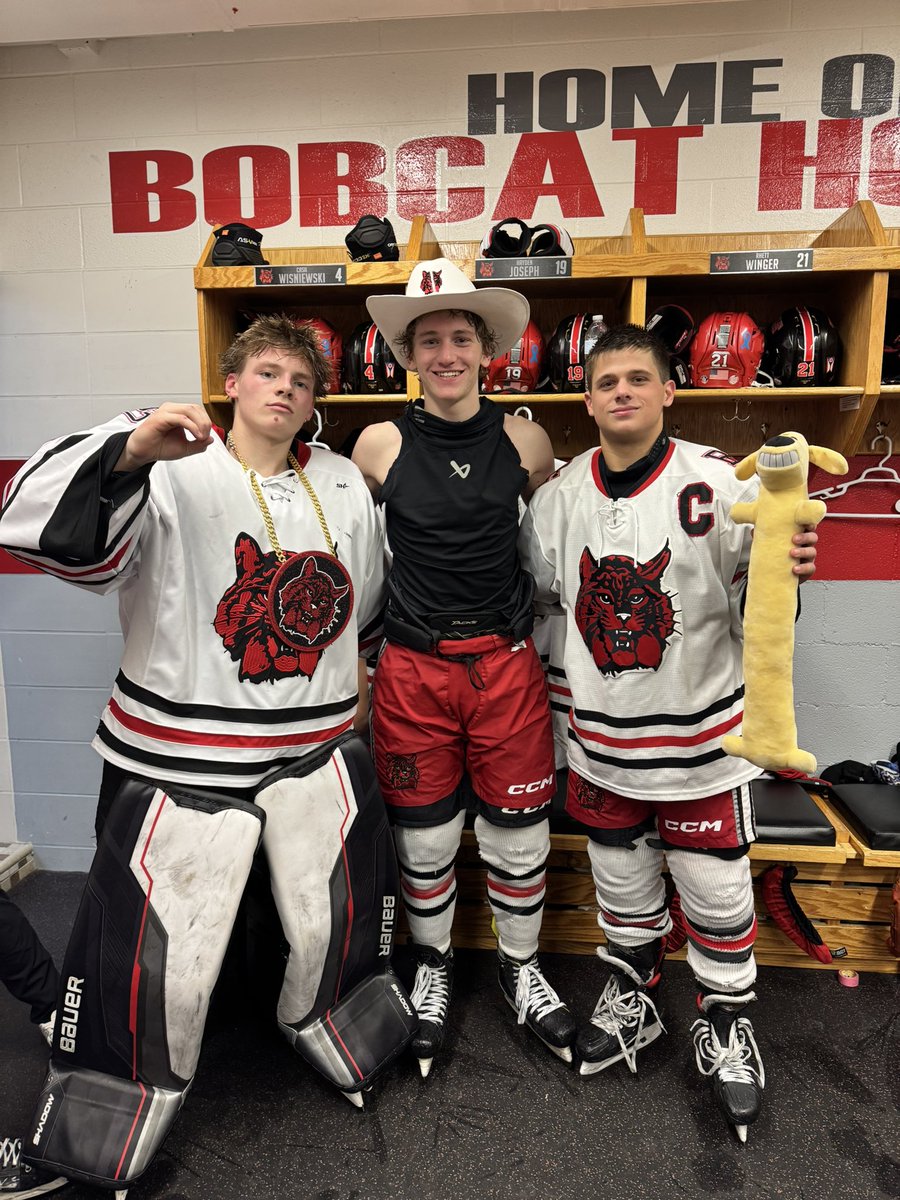 Bobcats get the quarter final WIN vs St. John’s to move on to the semi finals Friday vs. Northview @ 8pm

Player of the game Hayden Joseph with his 100th career point, Chain goes to Kelan Archer for the shutout! Good boy goes to Rhett Winger for his 100th point of the season!