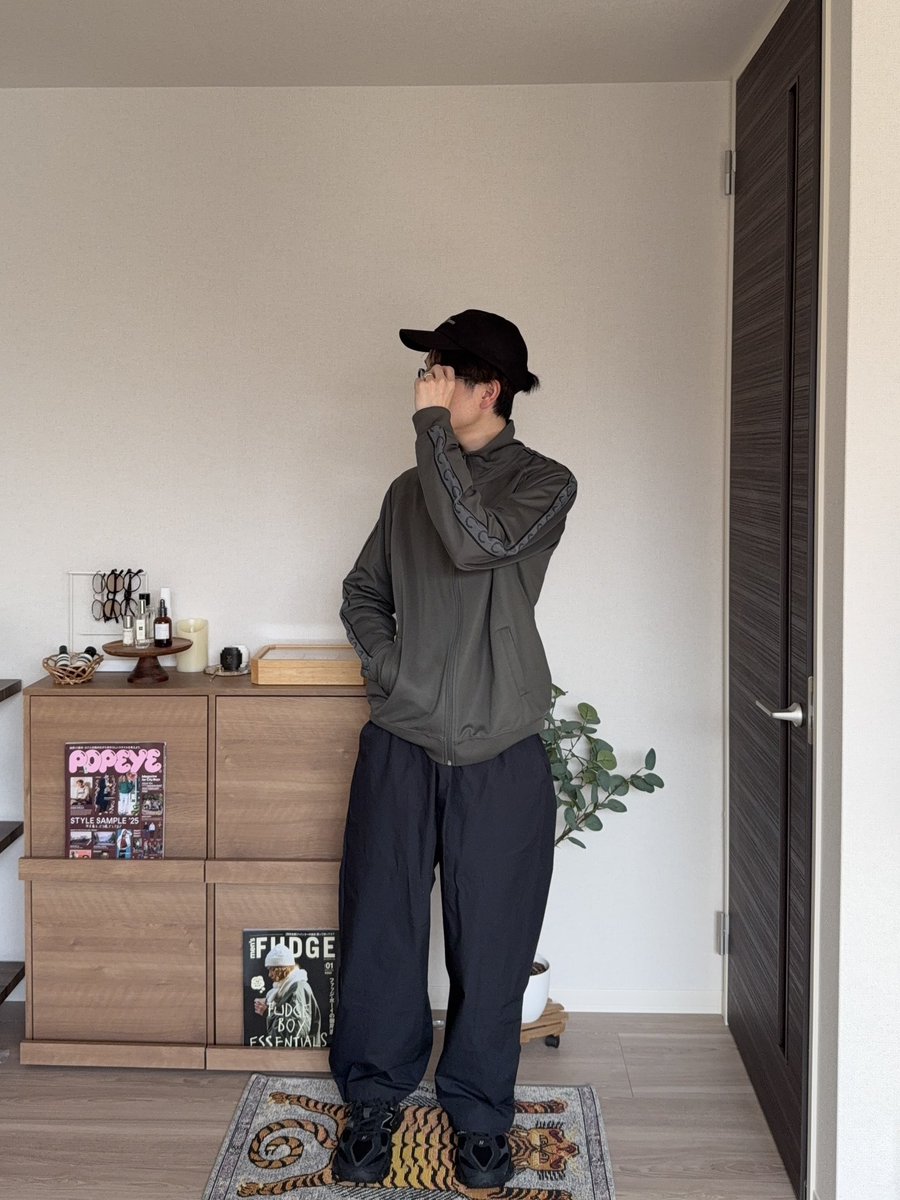 10ten_65's tweet photo. 色々コーデとか画角とか調整するなどした日。
tops: #FREDPERRY
pants: #freshservice
shoes: #newbalance https://t.co/NMcPFs58G3