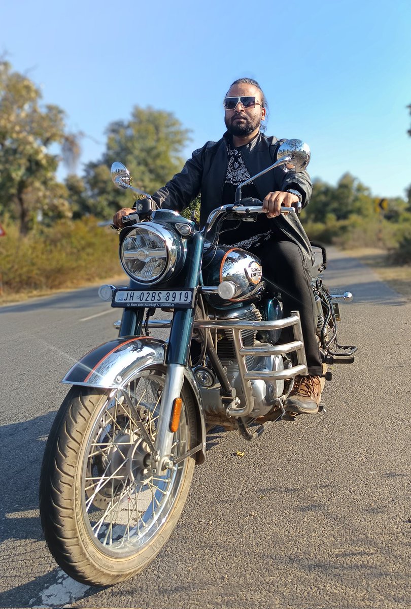 shahzad_actor's tweet image. कल भी मुसाफिर थे आज भी मुसाफिर है,
कल अपनों की तलाश में था, आज अपनी तलाश में हूँ।

#indiasgotlatent #picoftheday #picstitch