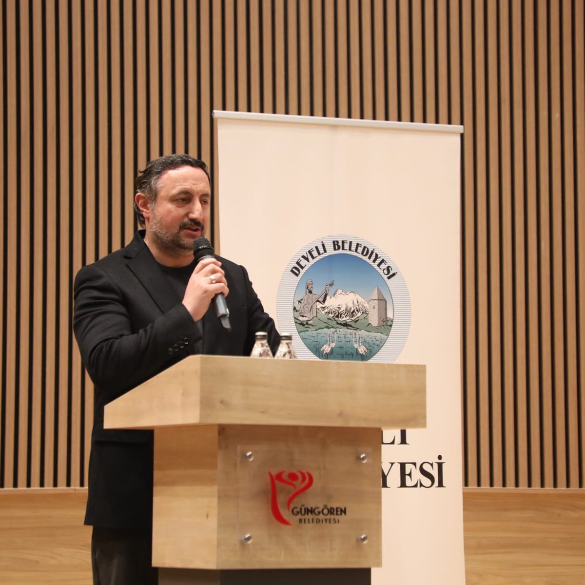 iekarayel's tweet image. Erciyes’in gölgesinde tarih kokan bir Selçuklu mirasıdır, #Develi’miz.

Genel Başkan Vekilimiz Sn. @mustafaelitas’ın katılımlarıyla İstanbul’da düzenlenen Develiler Buluşması’nda hemşehrilerimizle bir araya gelerek gönül bağlarımızı güçlendirdik.