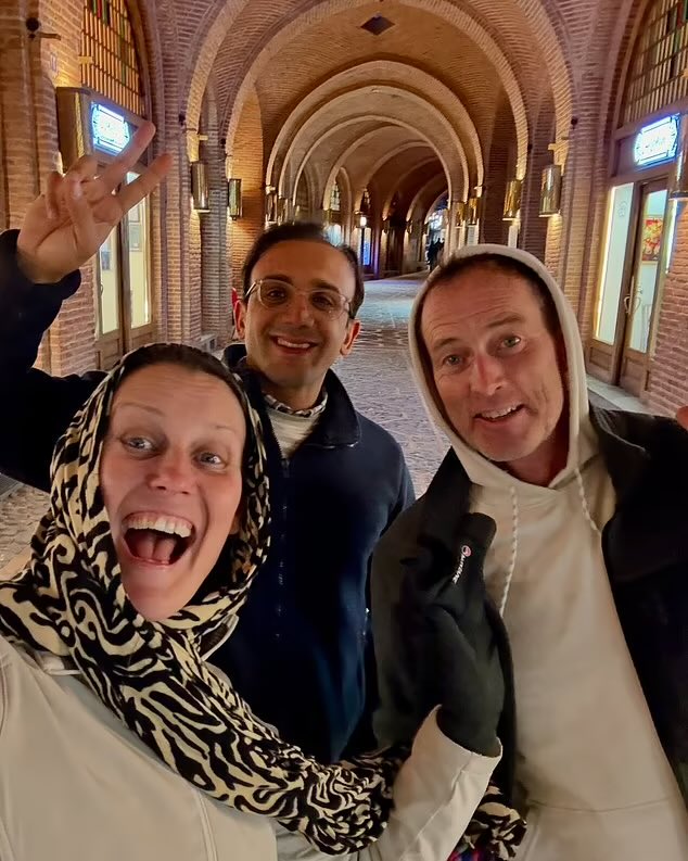 HelenBroughto10's tweet photo. Craig and Linda Foreman a example of two plonkers. Leave them there they knew what they were getting themselves into. #idiots https://t.co/SWIJaYJgCm