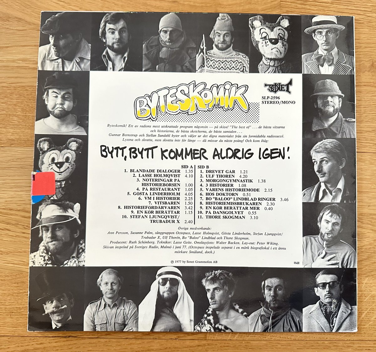 Apropå era funderingar om Stellan Sundahl var känd före Snacka Om Nyheter. Jodå, <a href="/gardenfors/">Simon Gärdenfors</a> o <a href="/johanwanloo/">Masthuggets störste White Lion-fan</a>, känd från min vinylhylla.