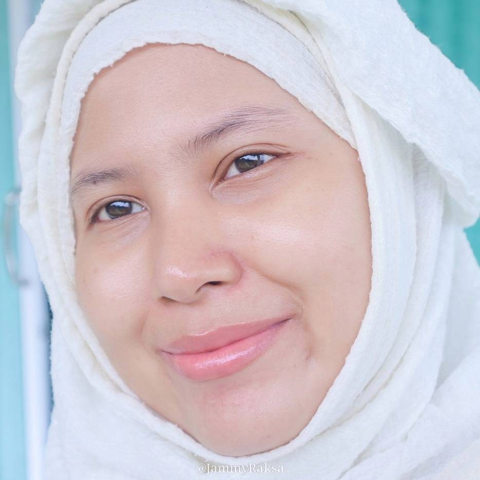 อยากบำรุงผิวแบบด่วนๆต้องโทนเนอร์ข้าว🌾I’m From Rice Toner เราใช้หยดใส่สำลีและเช็ดลงบนผิวเบาๆหรือใช้มาส์กกับสำลี 10-15 นาที ช่วยให้ผิวกระจ่างใส ชุ่มชื้น ลดการอักเสบ ปลอบประโลมผิวและช่วยปรับสมดุลความมันบนผิว ใครที่ผิวขาดการบำรุง ขาดความชุ่มชื้นต้องลองเบย