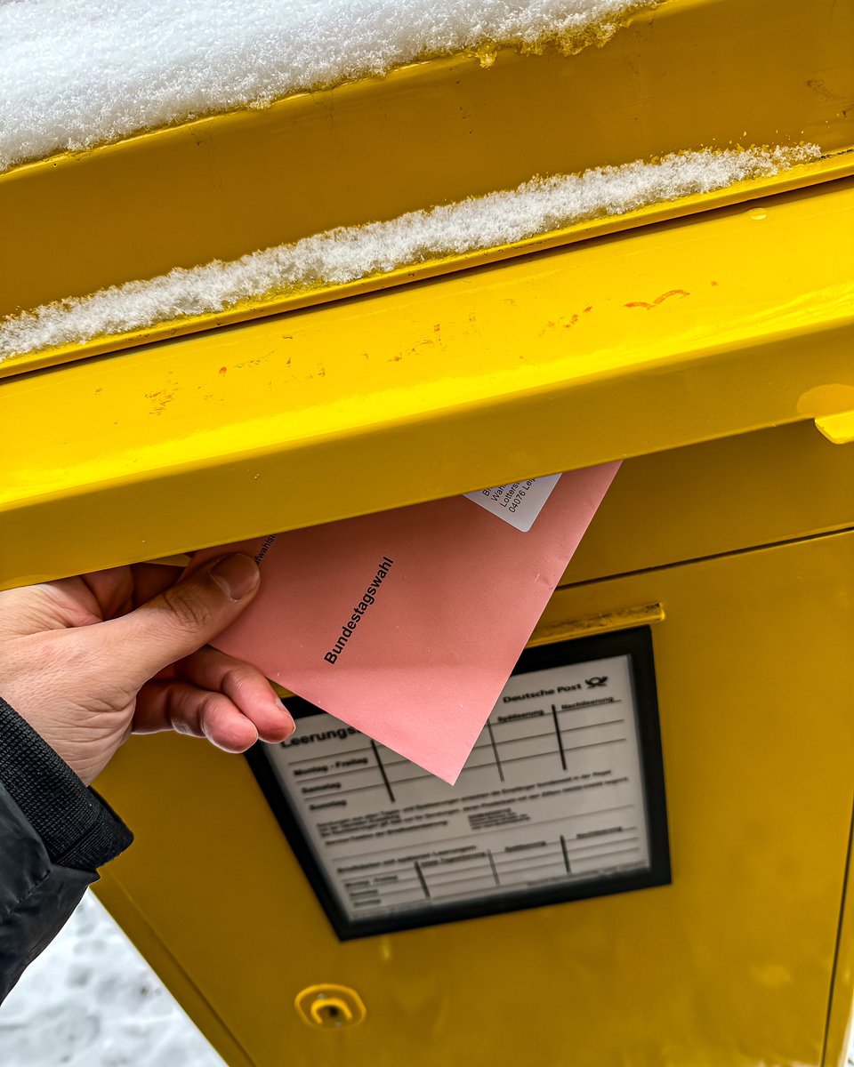 Ich hab gewählt — jetzt seid ihr dran!
Geht wählen, egal ob per Brief oder an der Urne. Jede Stimme zählt!

Das Overton-Fenster ist viel zu weit nach rechts gerutscht. Zeit für Balance und soziale Gerechtigkeit.

Eure Stimme macht den Unterschied!
#Bundestagswahl <a href="/dieLinke/">Die Linke</a>