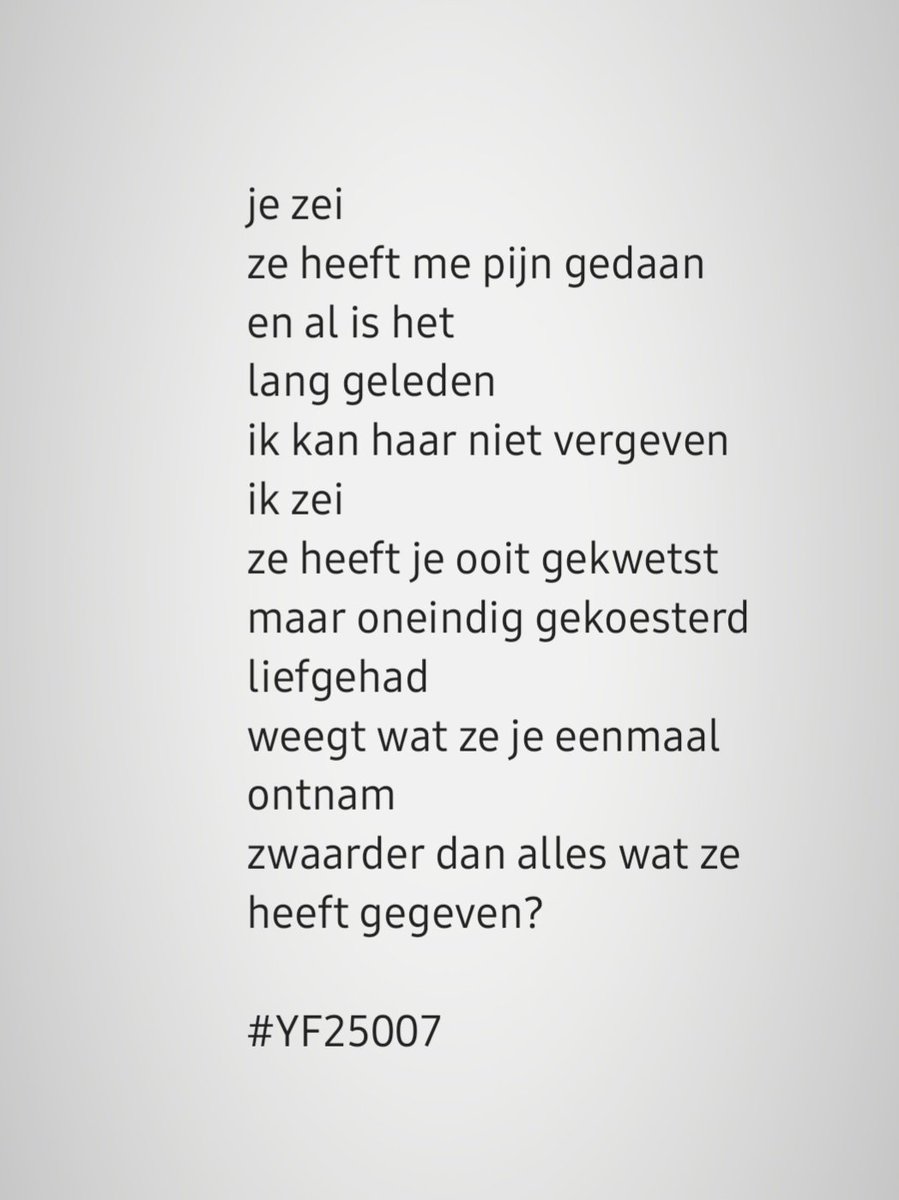 Want je kunt zelf kiezen hè, wat je groot maakt en wat klein. ⚖️ #versje #YF25007

#gedicht #gedichtje #gedichtjes #gedichten #keuzes #kiezen