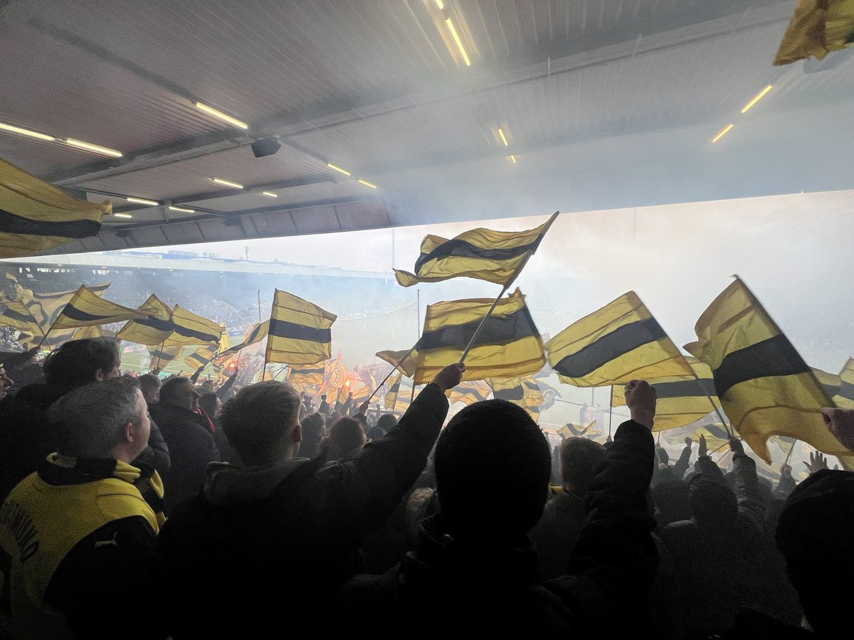 Kein gutes spiel doch wir werden immer Borussen sein, es gibt nie nie nie einen anderen Verein!

#VFLBVB