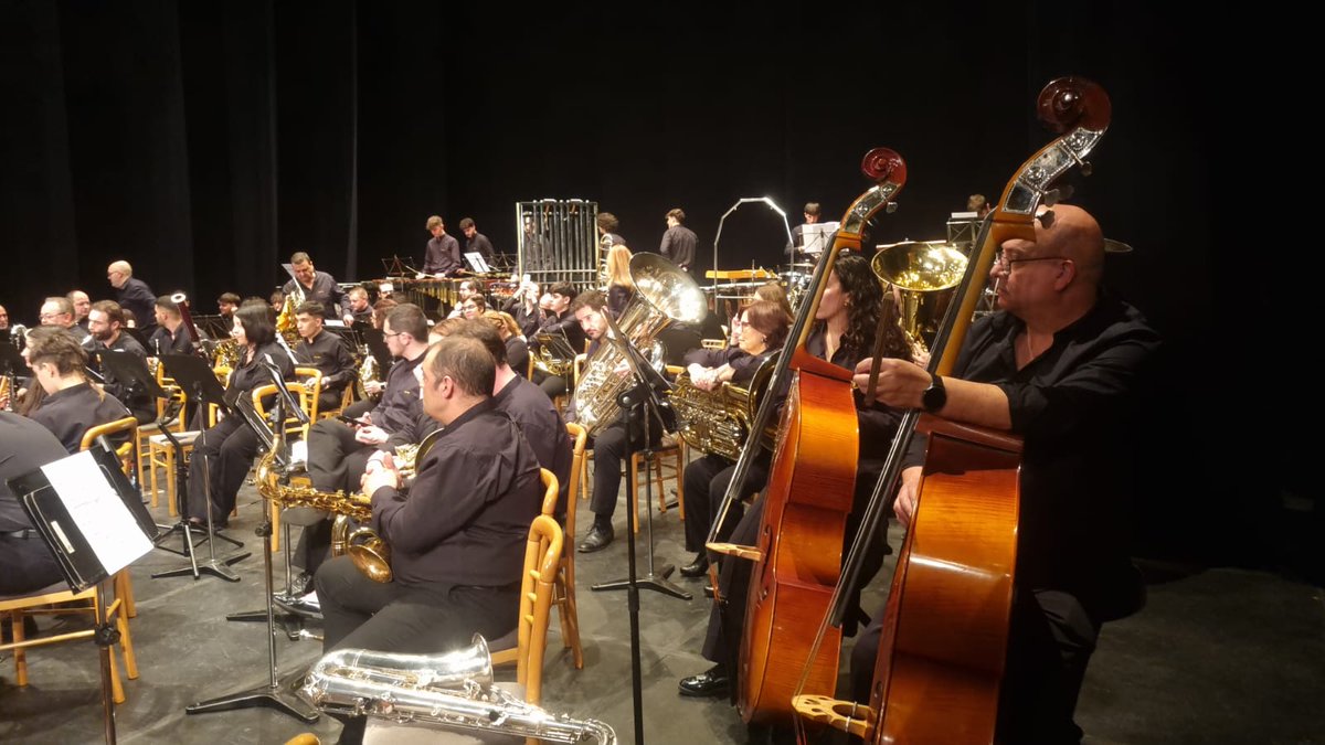 Ayer tuvo lugar el estreno de la obra The Tears of the Flowers del compositor José Suñer en el Teatro Auditorio "José Luis Perales" de Cuenca. Agradecemos la presencia de  José Suñer, el calor del público asistente y la disposición de las instalaciones 
#BMFB #175aniversario