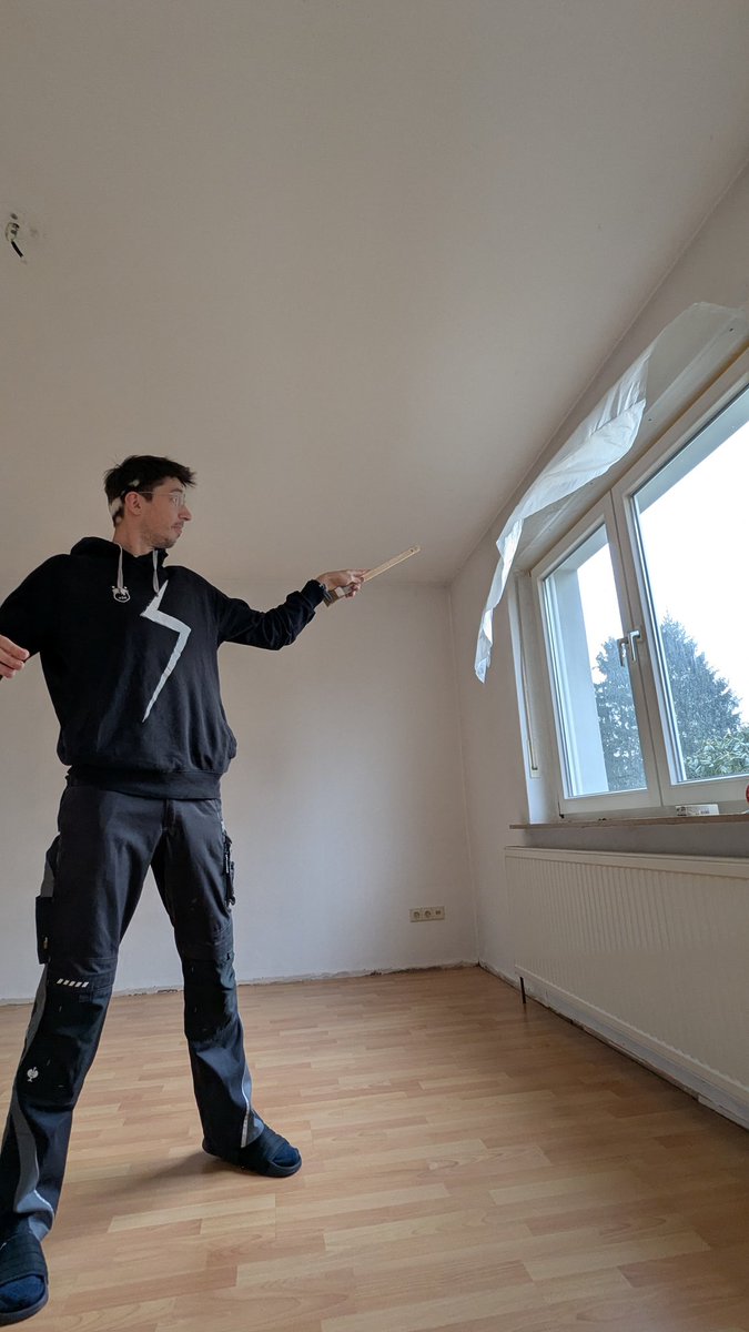 #DA wenn man selbst beim Renovieren das Zaubern nicht sein lassen kann #wutchenundwedeln