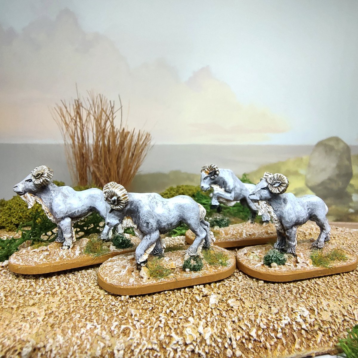 Some war sheep to support Hermes in my upcoming #ofgodsandmortals game.

(Purchase inspired by @tom_wd68)