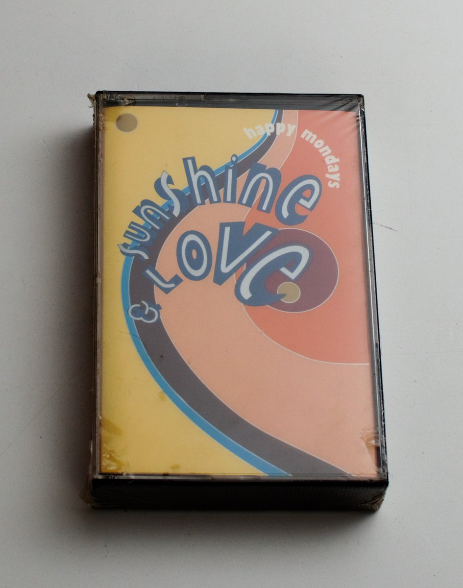 FactoryRecCol's tweet image. Fac 372 Happy Mondays Cassette single sealed Sunshine &amp;amp; Love with design by Central Station #factoryrecords #fac372
@Happy_Mondays
#sunshineandlove #whitelabelpromo #vinylcommunity