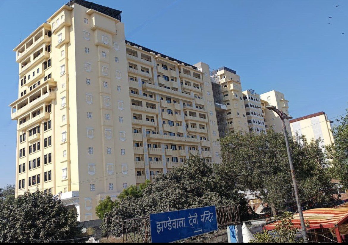 jakharpardeep's tweet photo. The new headquarters of the Rashtriya Swayamsevak Sangh (RSS), #KeshavKunj  ,' has been completed in #Delhi #RSS 

3 Towers of 12 storey building each,
Area- 5 lakh Sqft across 4 acres plot,
3 auditorium- 1500 combined capacity (An auditorium named after VHP leader Shri Ashok Singhal Ji),
Hanuman Jii Mandir,
5 Bed Hospital,
Library with over 8500 books,