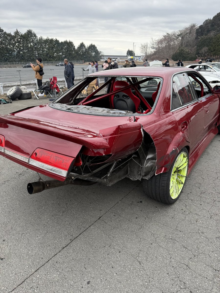 OMG
ドリ車は綺麗にするだけ無駄