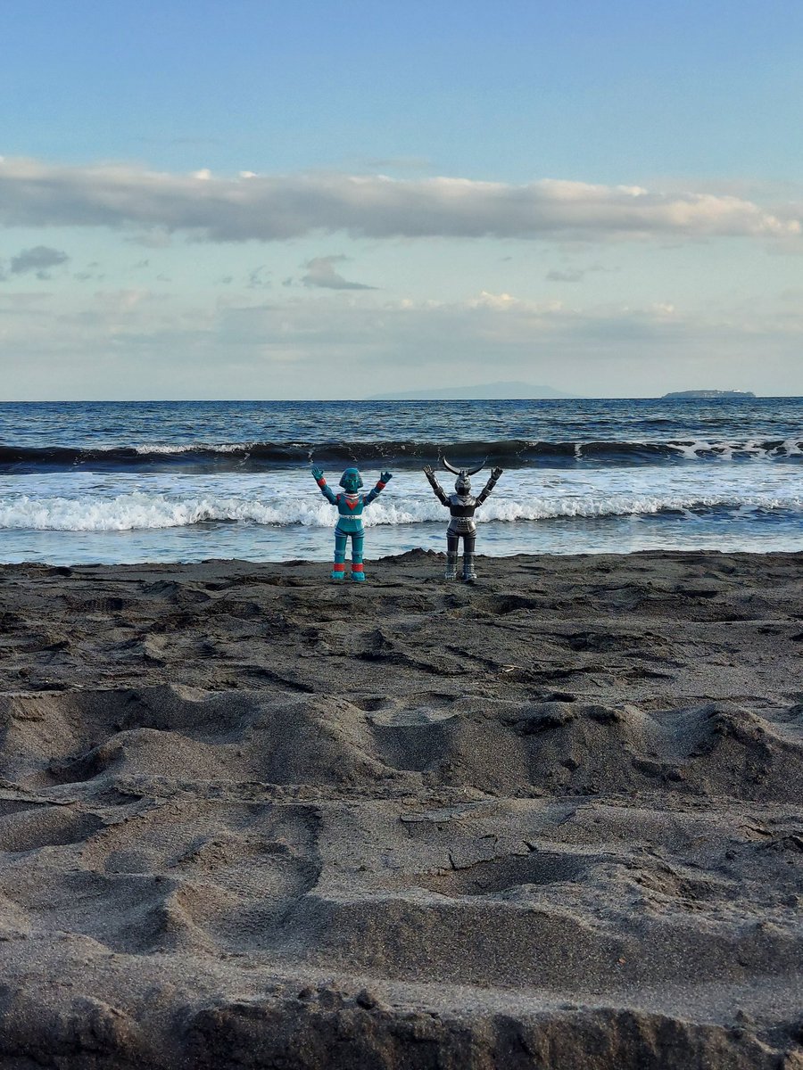 coffee68346634's tweet image. 2025年とうとう全話収録のジャイアントロボのDVDを購入。ジャイアントロボ漬けです。
ユニコーンとBF団の戦いはザルの警備にガバガバの射撃合戦！まるでトムとジェリーを観てるかの様な楽しい死闘？今4週目観てます。
#ジャイアントロボ
#GR2
#ドリームロケット
#ソフビ