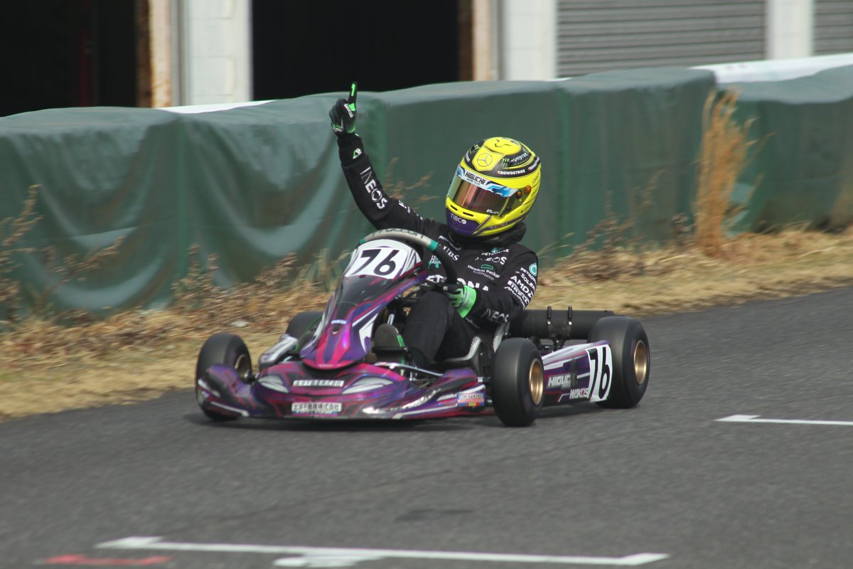 JAPANKART's tweet image. SLレインボー暫定結果速報
Kids
優勝:Zhang Fei Sen
2位:宮治奏介、3位:Chai Ji Chen
カデット
優勝:高橋司、2位:丹羽舜也、3位:水口壱晴
SS:高村宏弥、2位:高橋佳音、3位:上窪一輝
優勝:
スーパーSS
優勝:中島遼介、2位:布目敬詞、3位:石垣和哉