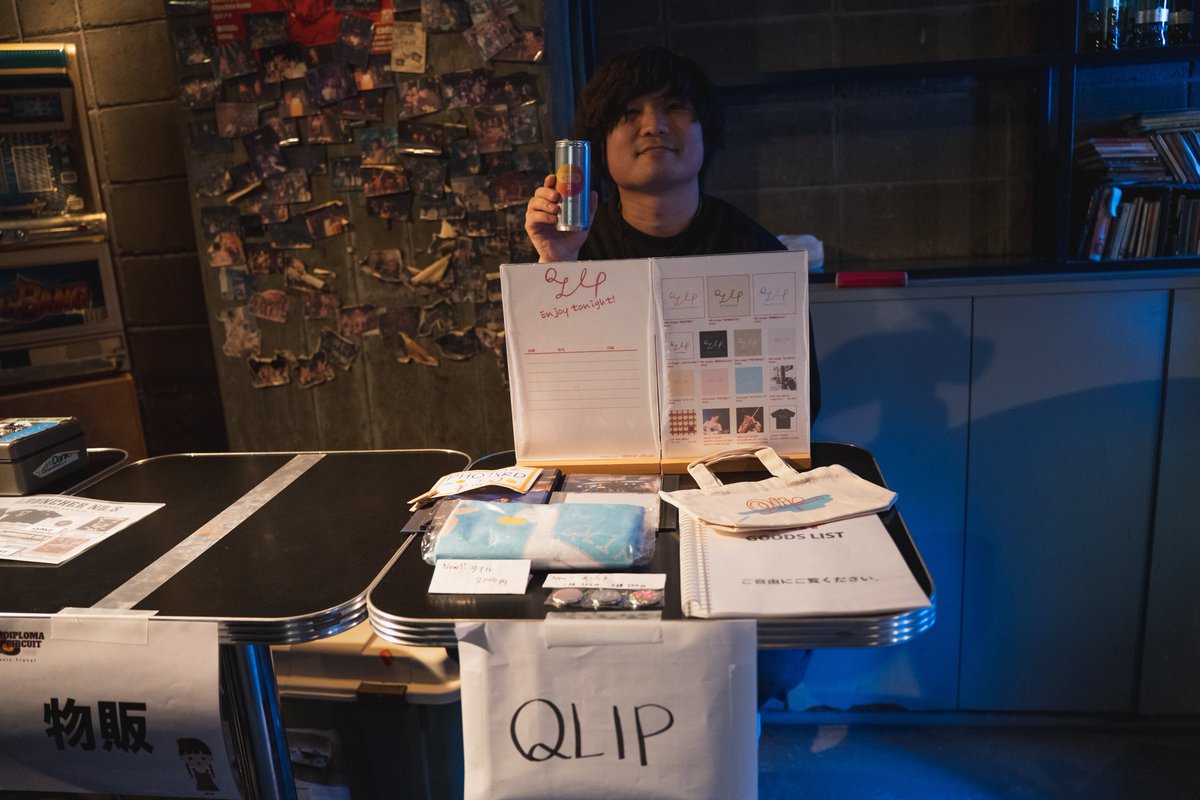 QLIP (@qlip_official) on Twitter photo 本番後にエナジー補給する男(photo by <a href="/Ayaka00oo/">あやか (QLIP)</a>) 本番後にエナジー補給する男(photo by <a href="/Ayaka00oo/">あやか (QLIP)</a>)
