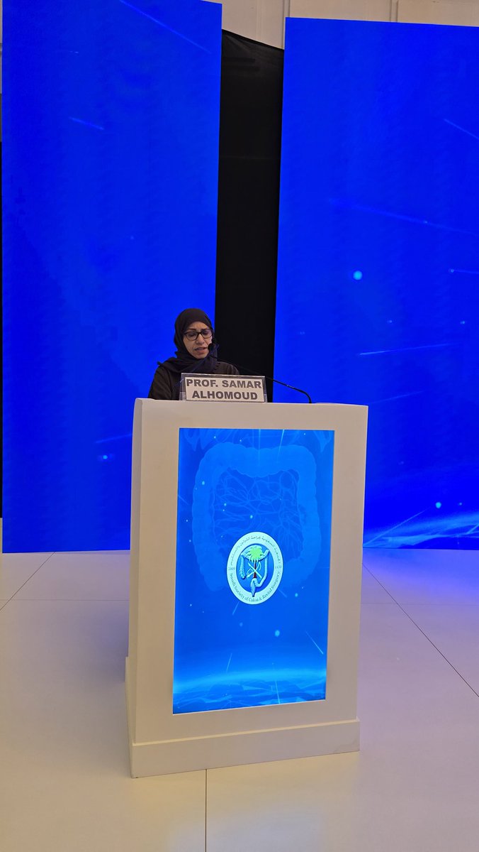 تم افتتاح المنتدى السنوى لأمراض القولون والمستقيم برعاية وزارة الصحة اليوم بفندق إنتركونتيننتال الرياض 
بروفيسور الحمود رئيس مجلس الادارة تلقي كلمة الافتتاح وتكرم عائلة البروفيسور علاء عبدالجبار رحمه الله مؤسّسين الجمعية، المتحدثين .