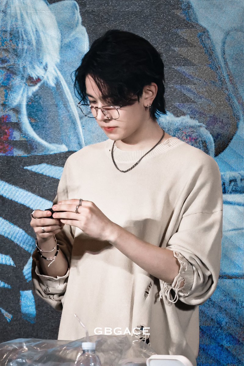 250215 ShangHai yzy
上海一直娱
🤍🤍

#HEESEUNG  #ENHYPEN  #희승 #李羲承