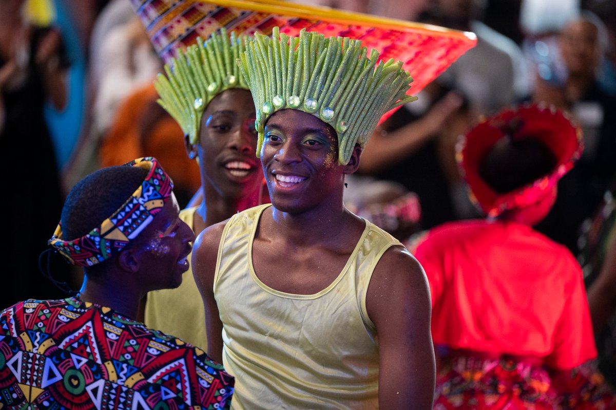 CTCarnival's tweet photo. With only 1 month to go, designers, artists, and artisans are working tirelessly to create the floats and costumes that will WOW you on 15 March on the Green Point fanwalk.
#CapeTownCarnival #CountdownToCarnival #Carnival2025 #CreativeMagic #BehindTheScenes #WOWZA #Creativity https://t.co/Mx8YmcJcHB
