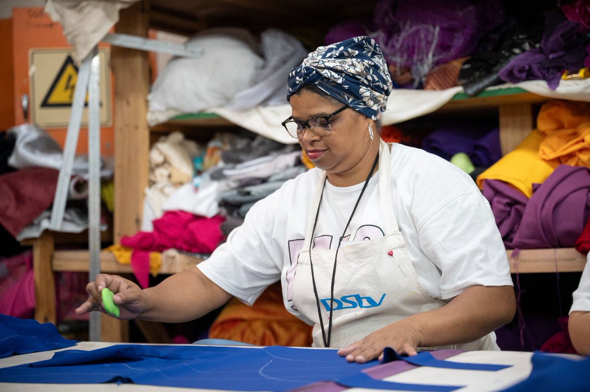 CTCarnival's tweet photo. With only 1 month to go, designers, artists, and artisans are working tirelessly to create the floats and costumes that will WOW you on 15 March on the Green Point fanwalk.
#CapeTownCarnival #CountdownToCarnival #Carnival2025 #CreativeMagic #BehindTheScenes #WOWZA #Creativity https://t.co/Mx8YmcJcHB