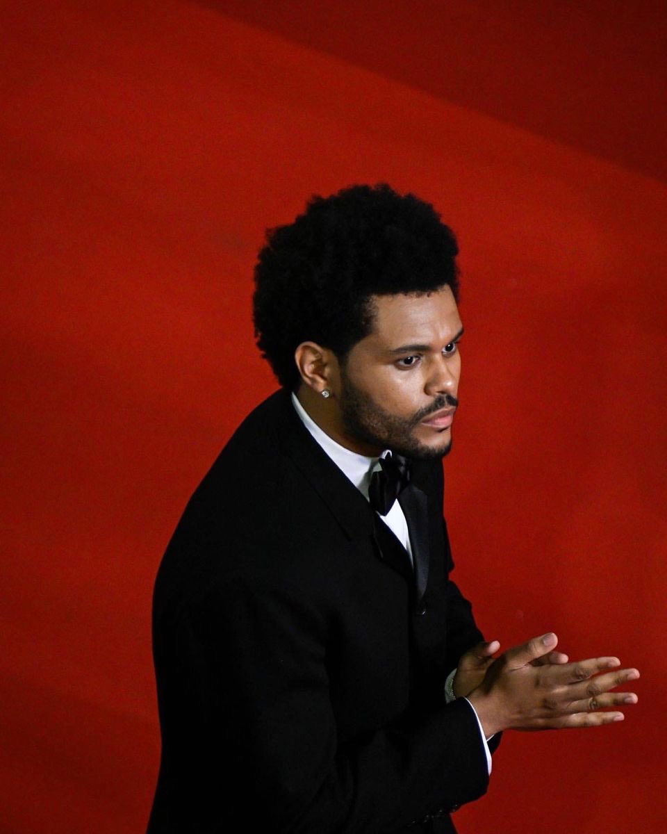dawnfm103_5's tweet photo. In honor of his 35th birthday, what’s your favorite The Weeknd song? https://t.co/Lha96uo5cV