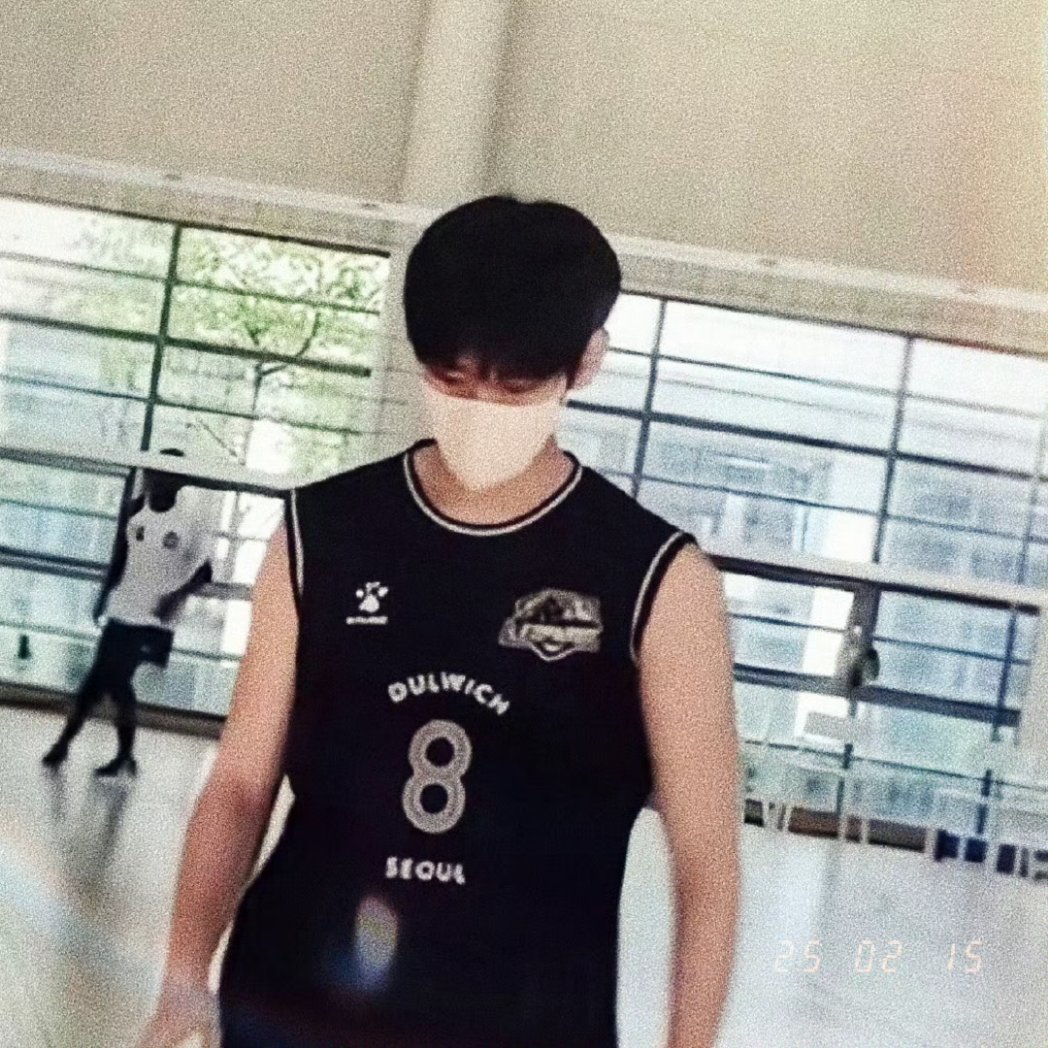 With_Nick25's tweet photo. Dulwich' middle blocker, in varsity no. 8, Nicholas Lee
#smtr25 #nicklee #Nick #chio #이학래 https://t.co/YaRh8mTDqy
