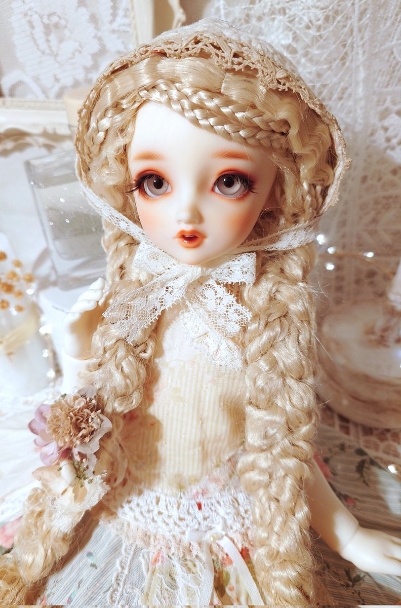 akokina's tweet image. Coco様(@MurmurCoco)のメルヘンプリンセス・ピッグテールとご縁がありました💕すごく凝った繊細なデザインでうっとりです😍リーゼのボディはDSDにしてます😉

ウィッグ:Coco様(@MurmurCoco)
ドレス:りんりん@籠の鳥様(@rinrin1313)
コサージュ:dropparts様(@dropparts)

#murmurcoco
#SDリーゼロッテ