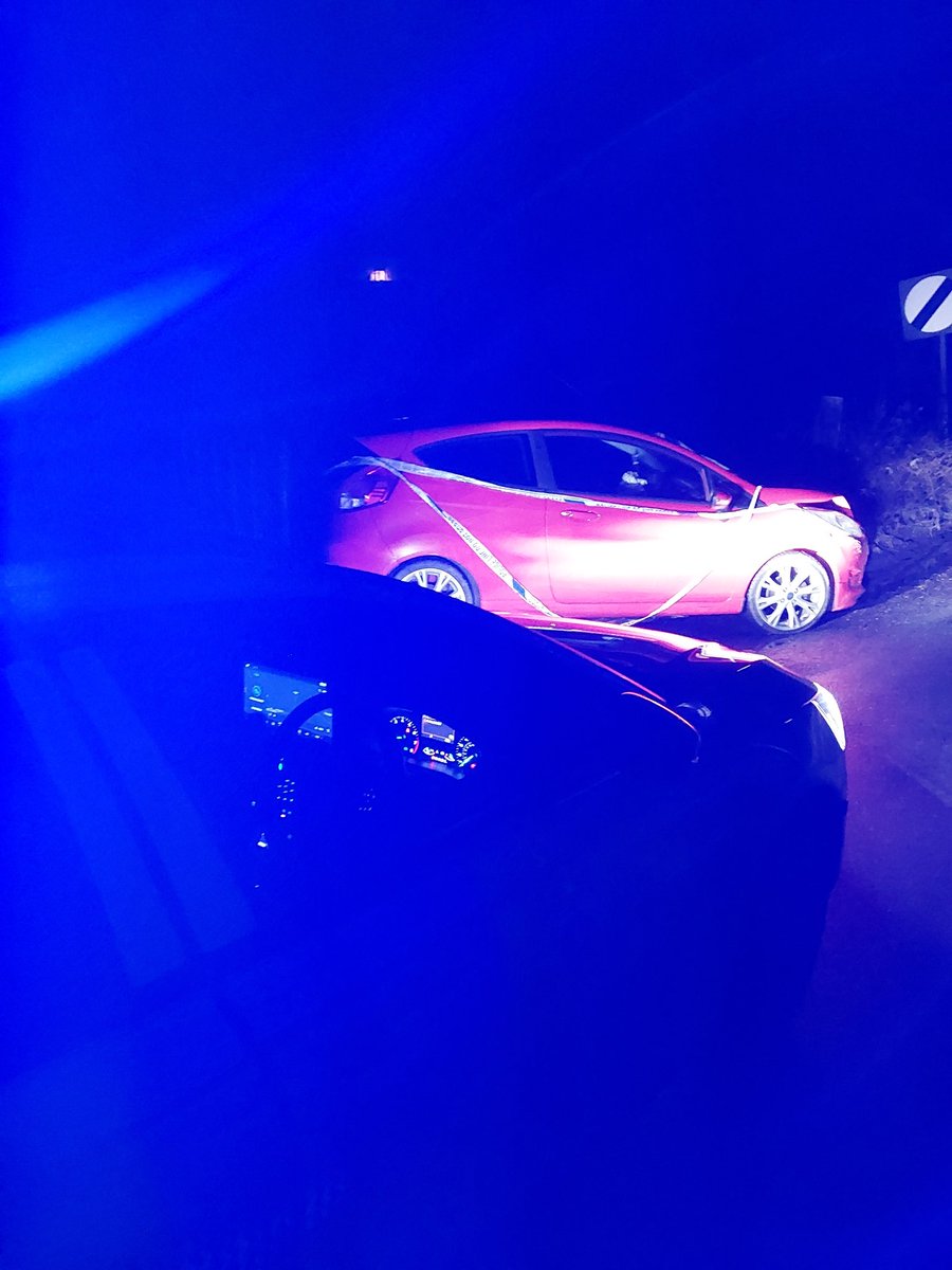 #Team1 attended a road traffic collision in #Penshurst in the earlier hours this morning where a driver collided with four deer. One male in #Custody for drink driving after blowing 60 at the roadside. 16-0135 relates. #Fatal4 #DontDrinkDrive #NoLicence