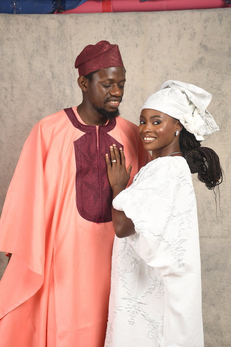 Remi_AFR's tweet photo. Alhamdullilah!
It's been two whole years!!!!
Happy wedding anniversary to us baby ❤️
Forever to go bihidinillah🤲🏻
#RemAk https://t.co/UyjBJzeyeE