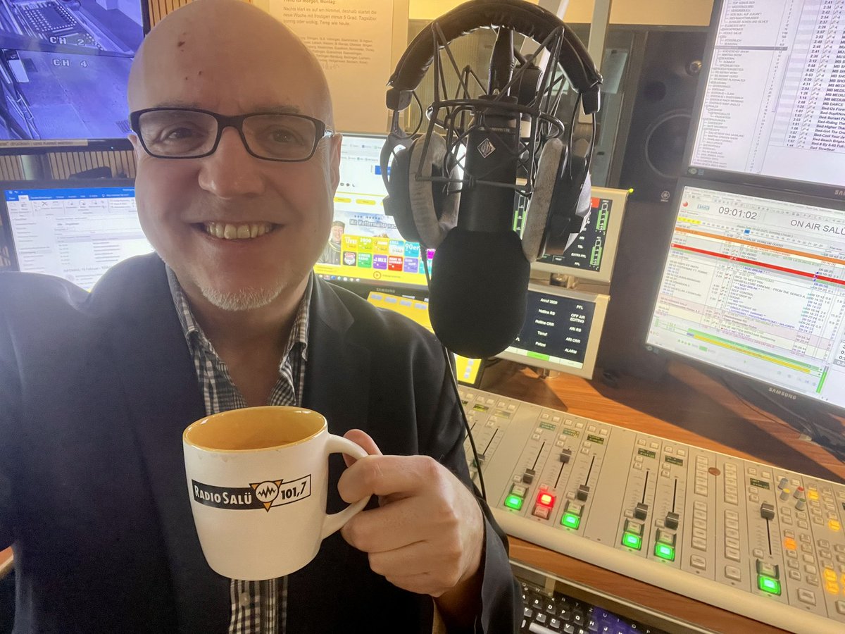 Käffchen und #Radio. Schönen #Sonntag! … Und noch sieben Tage bis zur #BTW2025