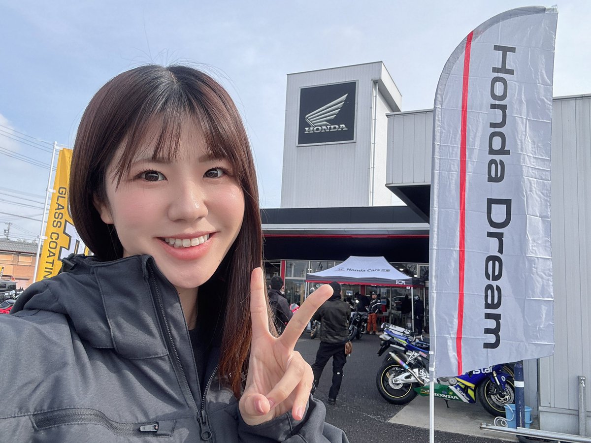 maronchan_1's tweet photo. Honda Dream鈴鹿店さんの20周年大感謝祭楽しかった😆🎶
２日間ホントにありがとうございました☆+°5人でトークショーって中々ないので話が尽きなかった🤣いろんなお話しができてあっという間でした！素敵なイベントに参加できてホントに嬉しかったです🧡
みなさん、ホントにありがとうございました✨ https://t.co/oSCqw3EEaD